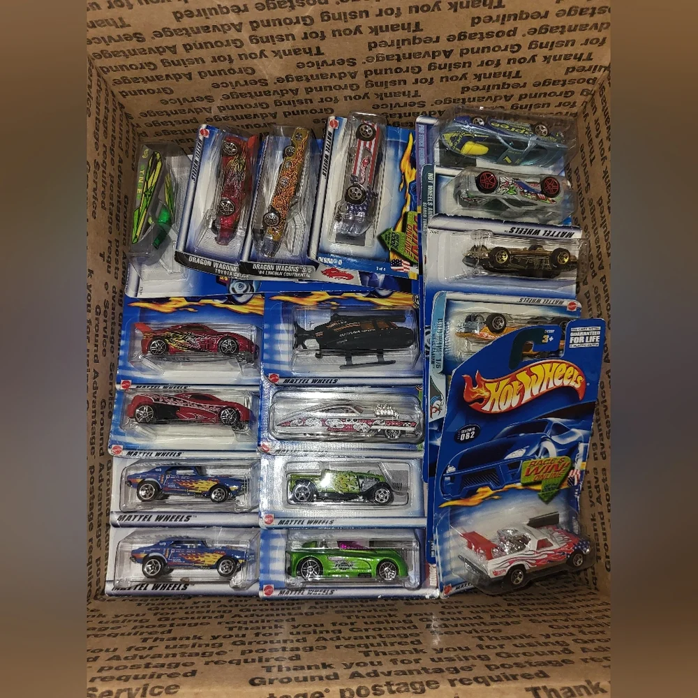 60 Hot Wheels Cars - Picture 3 of 4